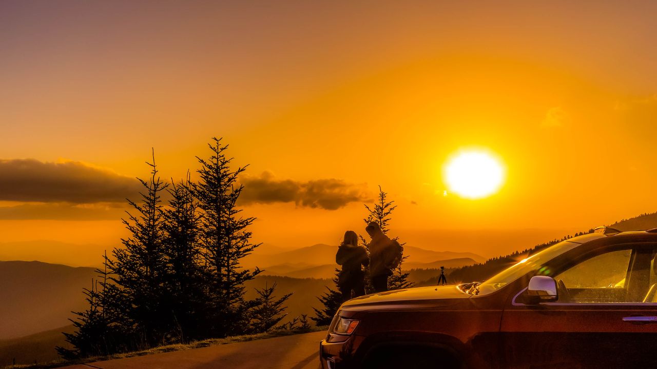 6 Places to See a Sunset in the Smoky Mountains 6 Places to See a Sunset in the Smoky Mountains