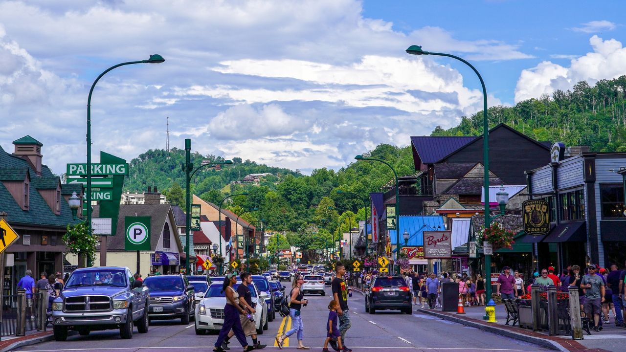 Signs Gatlinburg Has Stolen Your Heart Signs Gatlinburg Has Stolen Your Heart