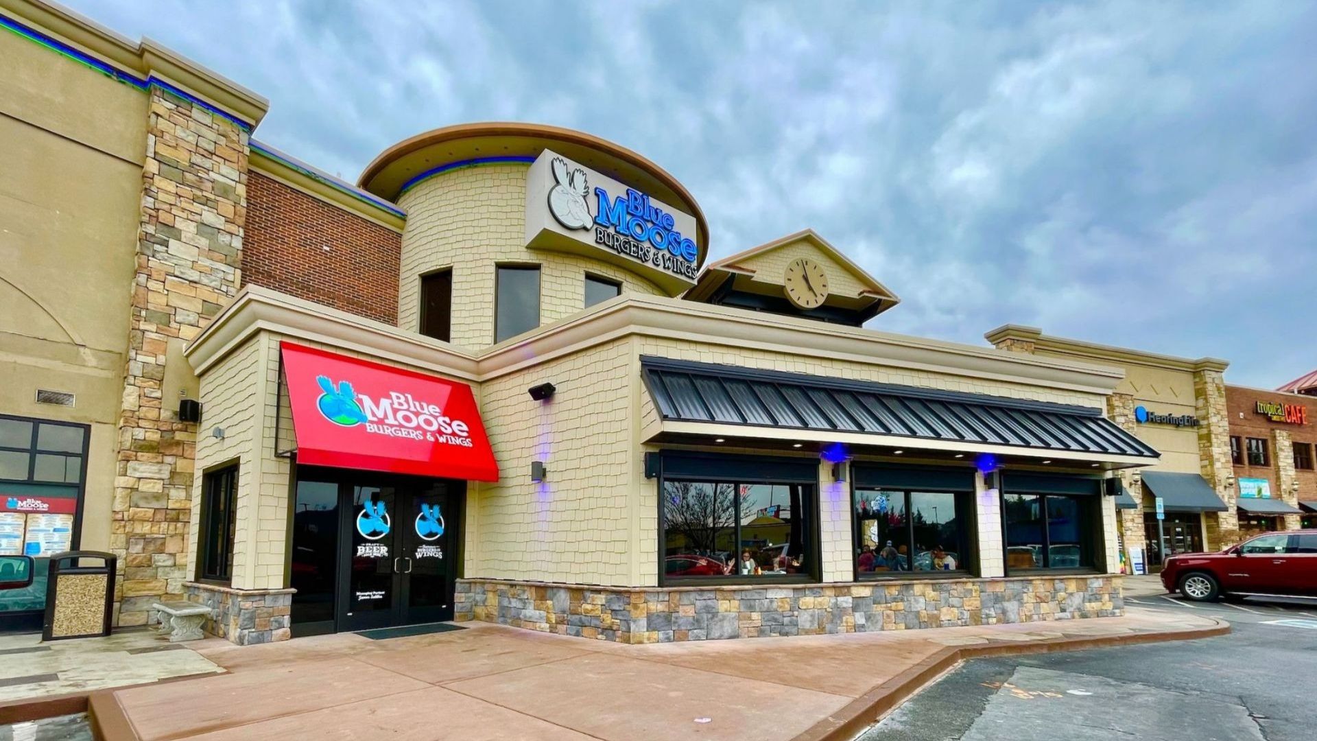 Blue Moose Burgers and Wings in Pigeon Forge