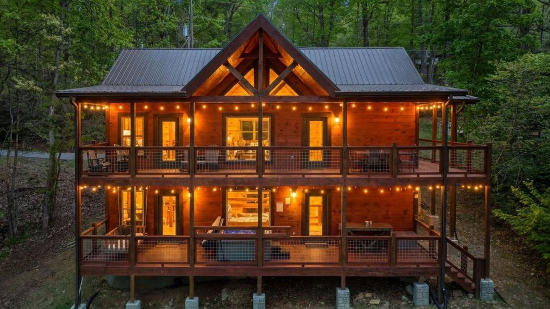 10 Essential Tips for Booking a Gatlinburg Cabin Rental
