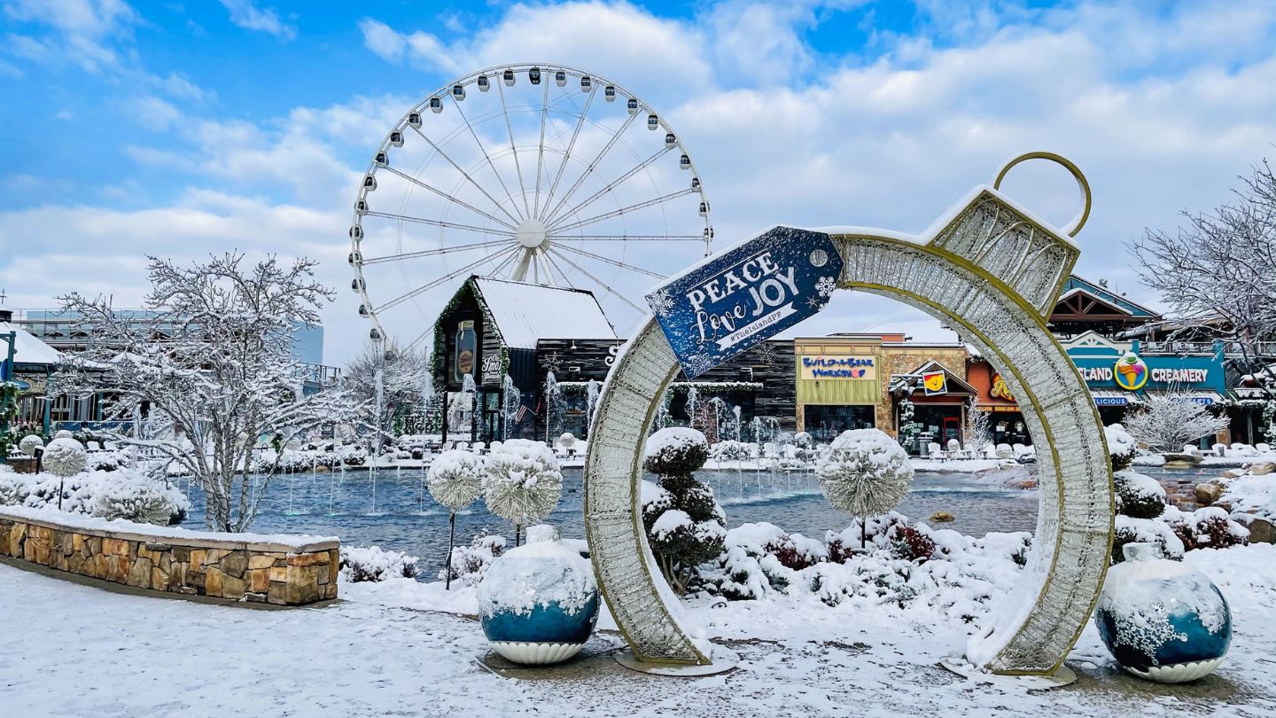 Snowflakes and Pigeon Forge Snowflakes and Pigeon Forge