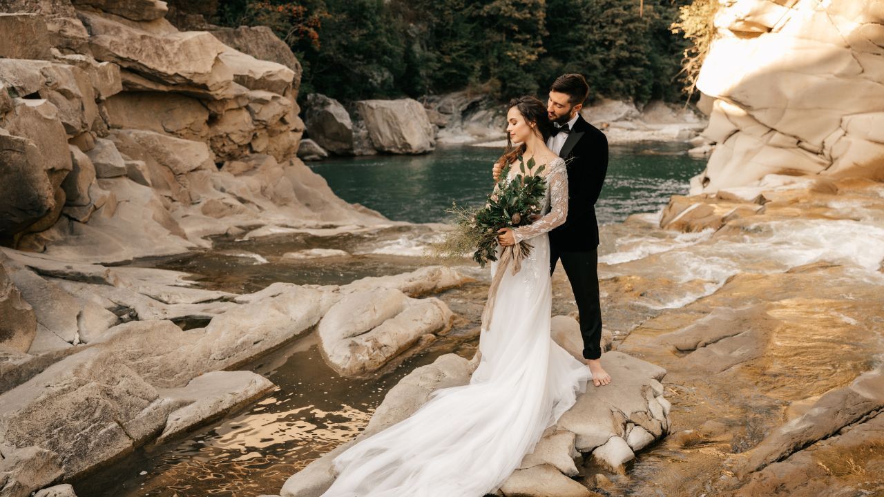 Plan Your Micro Wedding in the Smoky Mountains Plan Your Micro Wedding in the Smoky Mountains