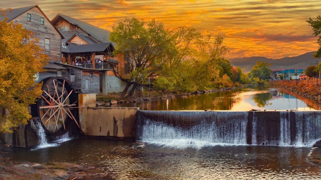 7 Reasons November is the Perfect Month to Visit Pigeon Forge 7 Reasons November is the Perfect Month to Visit Pigeon Forge