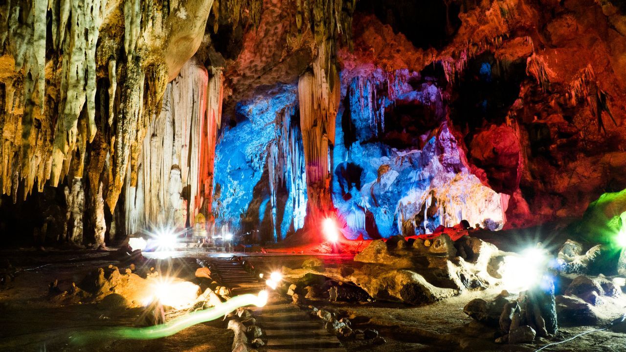 Top 3 Caves to Explore in Gatlinburg Top 3 Caves to Explore in Gatlinburg