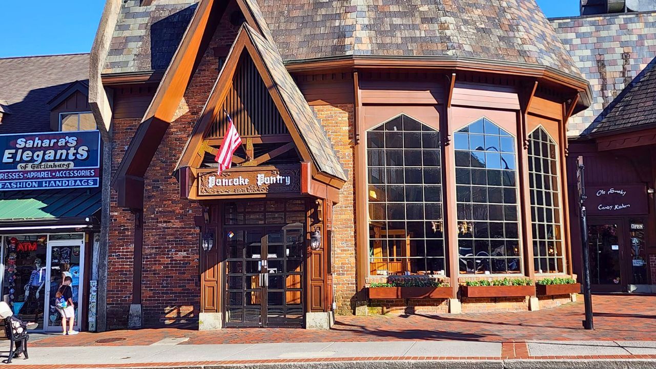 5 of the Best Places to Eat in Gatlinburg, TN for Families