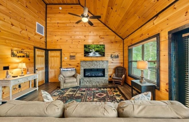 How to Plan a Surprise Romantic Getaway in a Gatlinburg Cabin