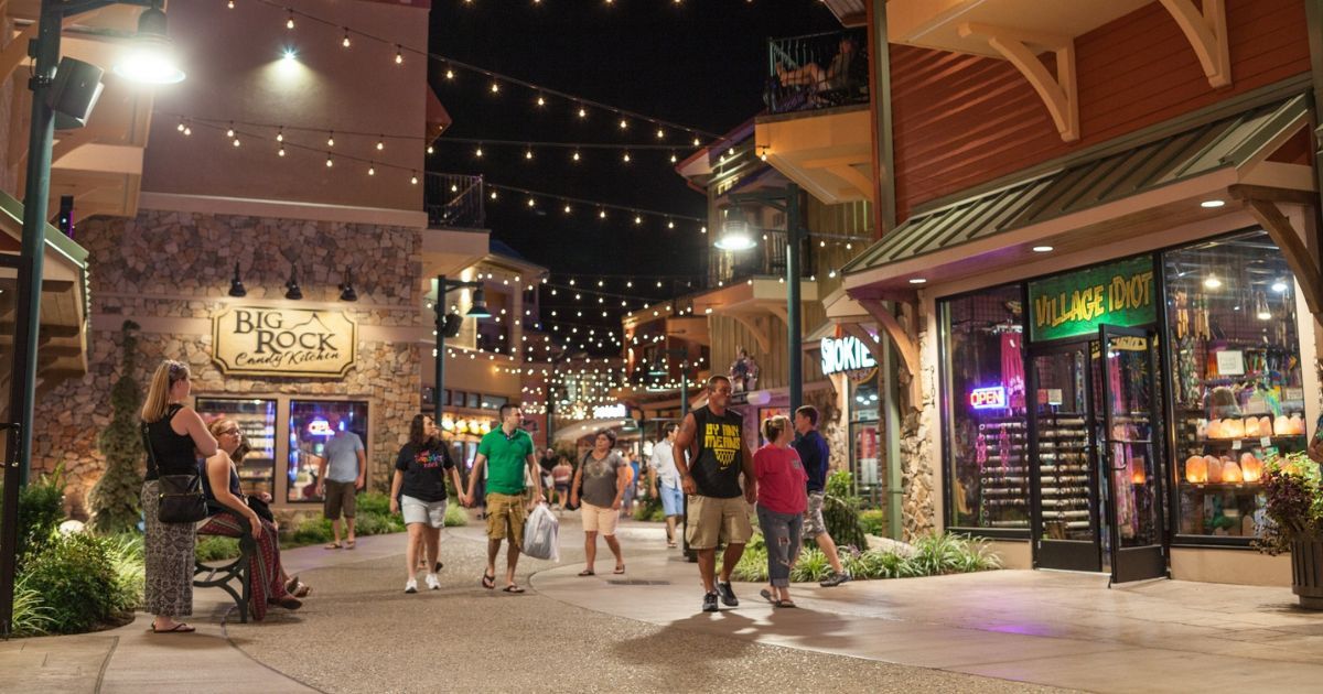 Which Is More Pedestrian-Friendly: Pigeon Forge or Gatlinburg? Which Is More Pedestrian-Friendly: Pigeon Forge or Gatlinburg?