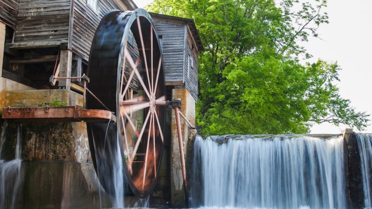 Exploring Pigeon Forge and Gatlinburg in the Spring