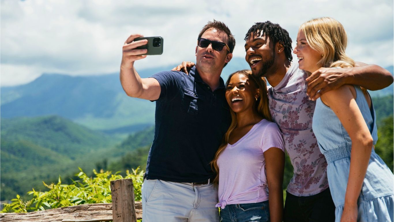 8 Cool Places to Take a Selfie in Gatlinburg 8 Cool Places to Take a Selfie in Gatlinburg