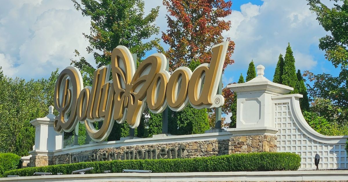 How to Avoid Long Lines at Dollywood Theme Park How to Avoid Long Lines at Dollywood Theme Park