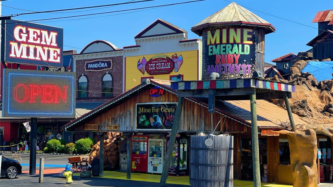 Experience Gem Mining Fun in Pigeon Forge and Gatlinburg Experience Gem Mining Fun in Pigeon Forge and Gatlinburg