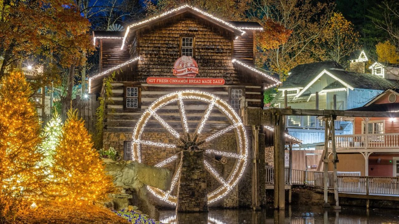 Family-Friendly Activities for Thanksgiving Week in Pigeon Forge Family-Friendly Activities for Thanksgiving Week in Pigeon Forge