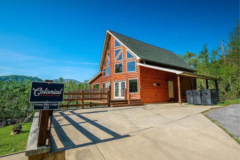 6_Reasons_Gatlinburg_Cabins_Feel_Like_the_Perfect_Mountain_Hideaway.jpg