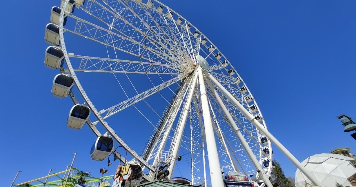 10 Romantic Things to Do in Pigeon Forge 10 Romantic Things to Do in Pigeon Forge