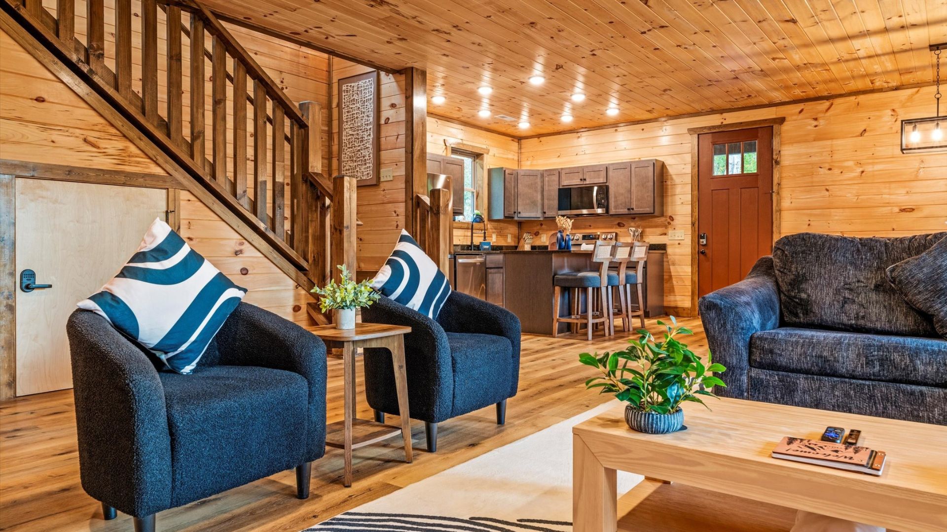 Is it Cheaper to Stay in a Cabin in Gatlinburg or Pigeon Forge