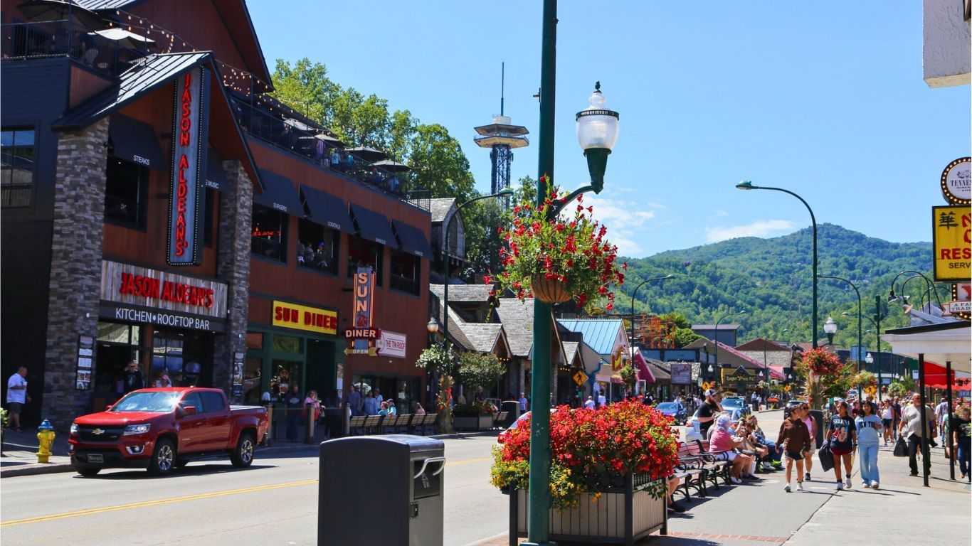 Cost Effective Vacations in Gatlinburg, TN Cost Effective Vacations in Gatlinburg, TN