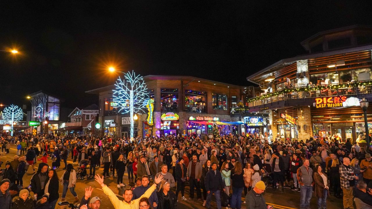 Top 6 Reasons to Visit Gatlinburg this New Year's Eve Top 6 Reasons to Visit Gatlinburg this New Year's Eve