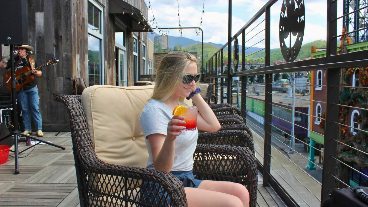 5 Best Bars to Grab a Drink in Gatlinburg 5 Best Bars to Grab a Drink in Gatlinburg