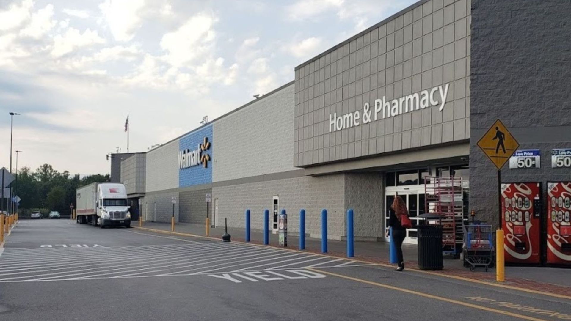 Walmart Supercenter in Sevierville, Tennessee Walmart Supercenter in Sevierville, Tennessee