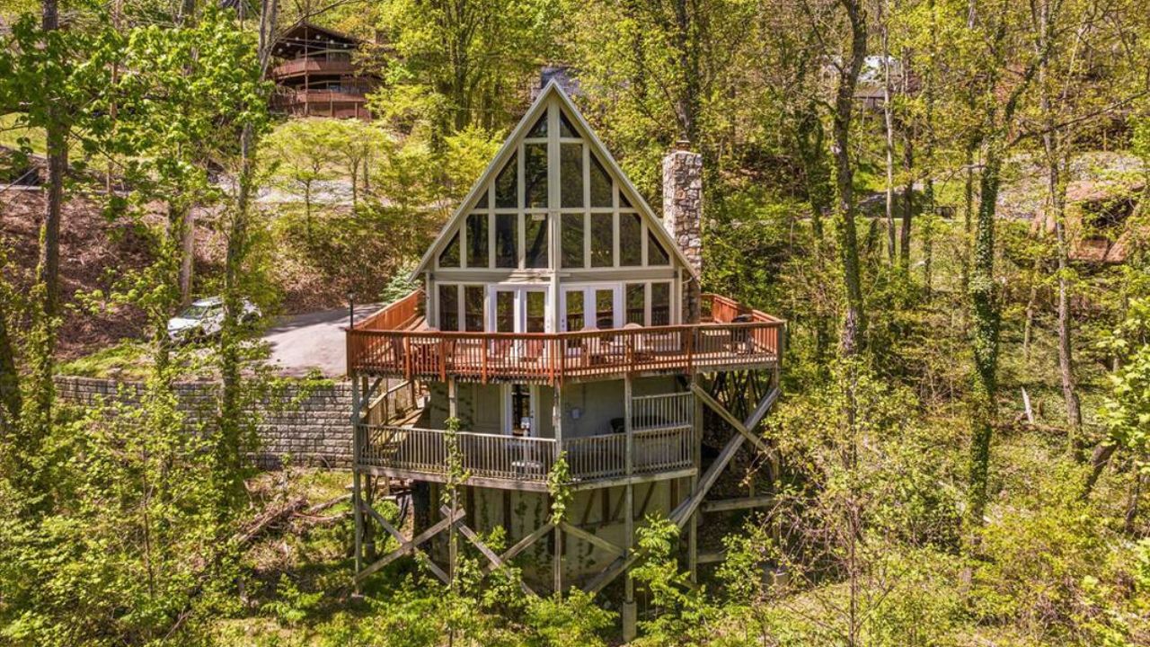 Top 8 Benefits of Choosing a Cabin in Gatlinburg for Your Next Vacation Top 8 Benefits of Choosing a Cabin in Gatlinburg for Your Next Vacation
