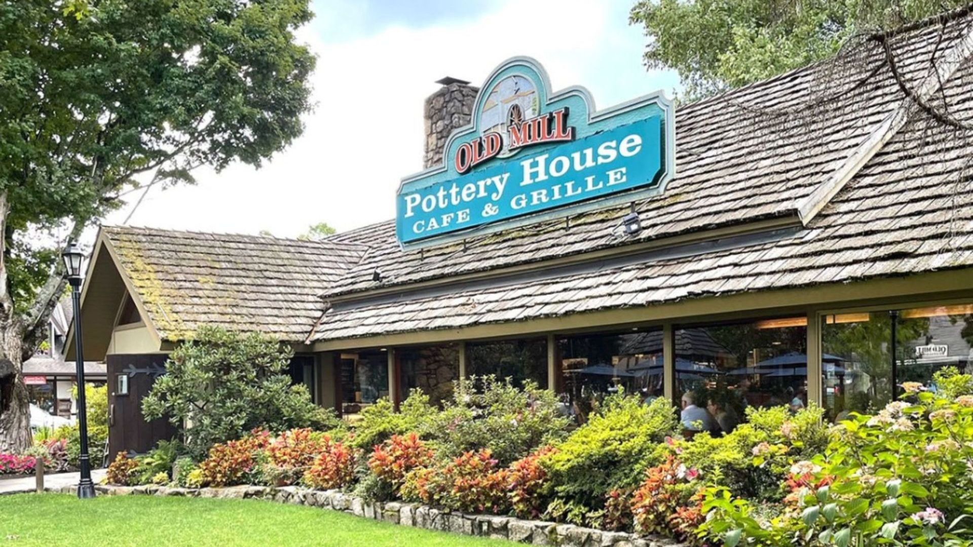 Old Mill Pottery House Cafe in Pigeon Forge