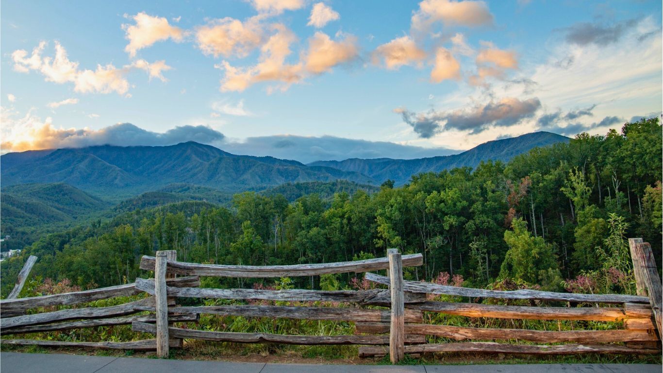 Best Things to Do in Gatlinburg on a Budget Best Things to Do in Gatlinburg on a Budget