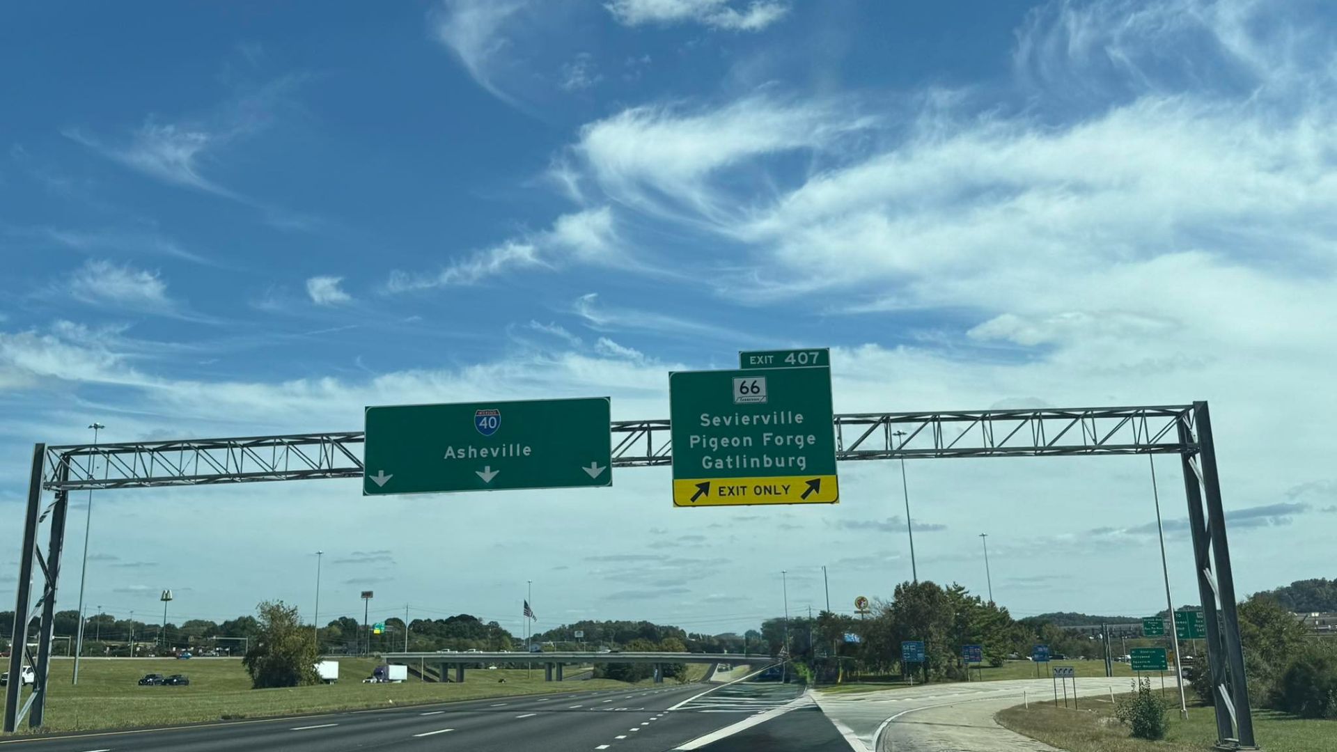 How Far Is Gatlinburg from Pigeon Forge