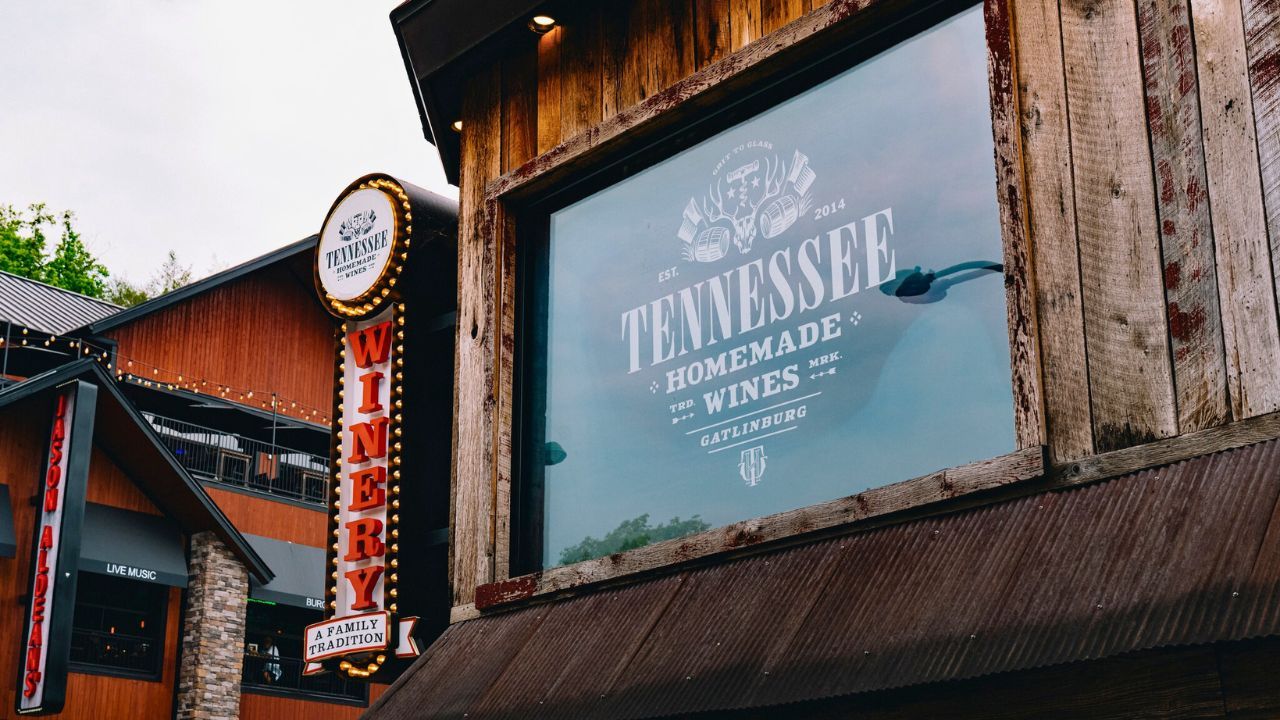Gatlinburg Wineries: 5 Things You Need to Know Gatlinburg Wineries: 5 Things You Need to Know