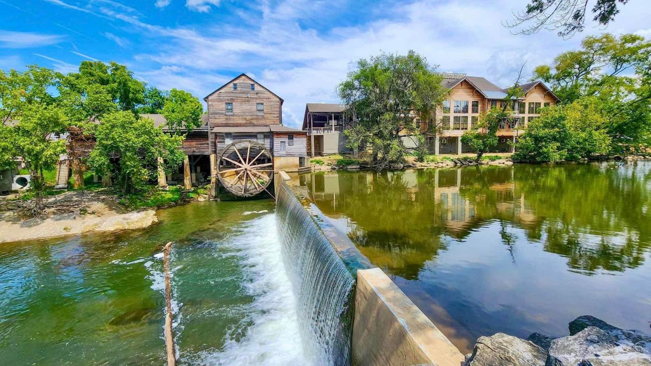 Tips for Visiting Pigeon Forge on a Long Weekend Tips for Visiting Pigeon Forge on a Long Weekend