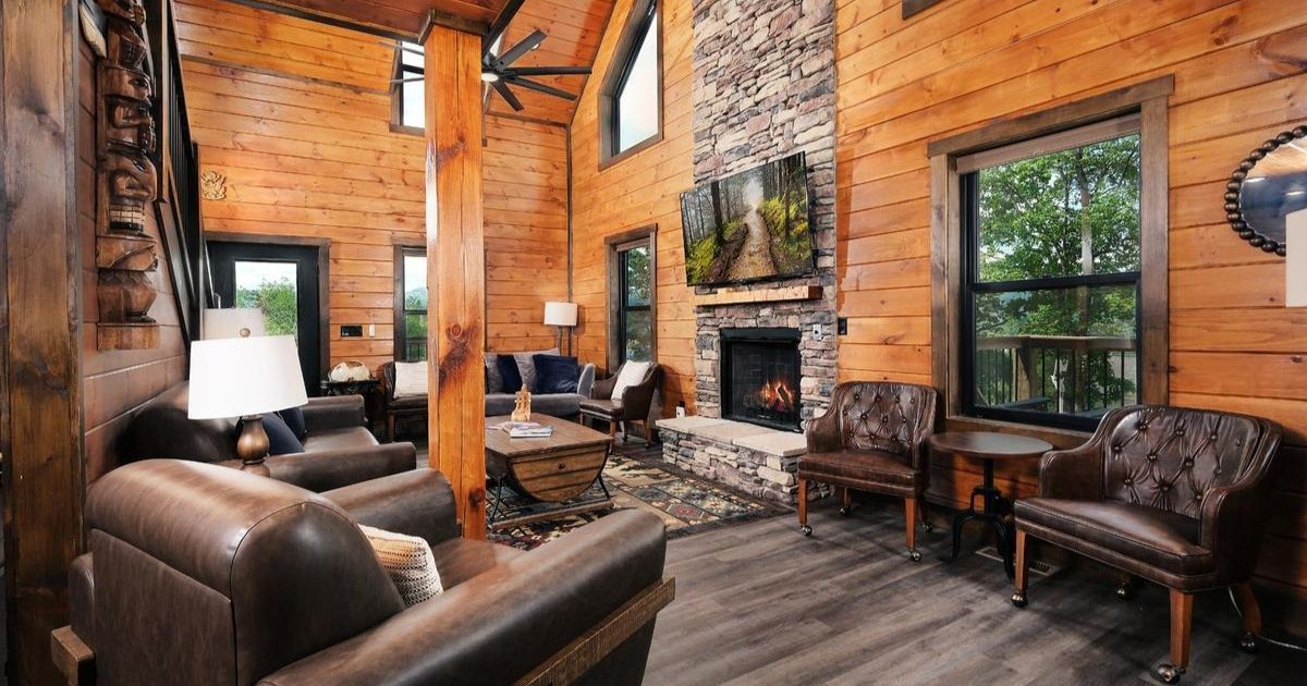 Top Tips for Booking a Luxury Cabin in Gatlinburg on a Budget Top Tips for Booking a Luxury Cabin in Gatlinburg on a Budget