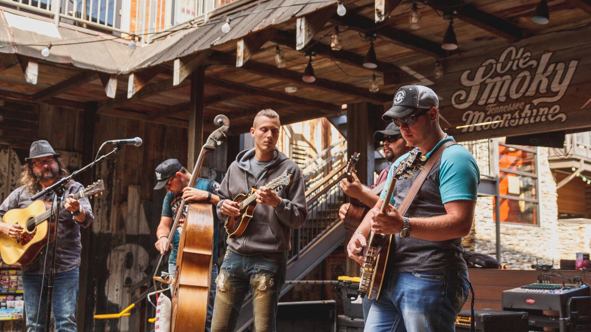 Best Places to Hear Live Music in Gatlinburg