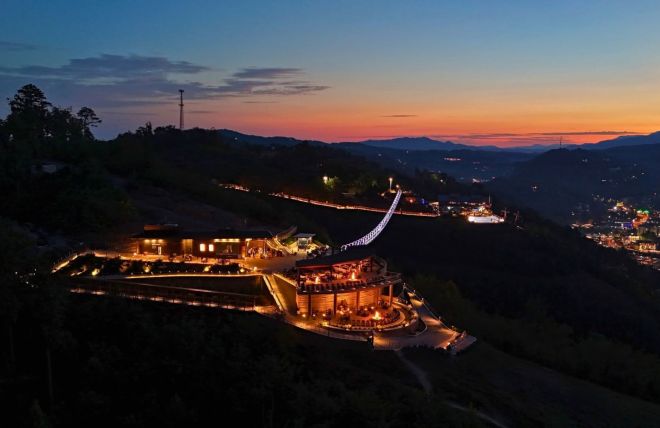 Gatlinburg SkyPark After Dark: What to Expect on an Evening Visit