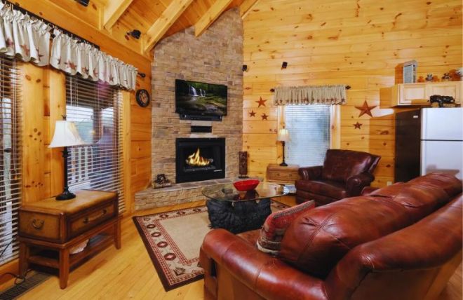Intimate Cabin Rentals in Tennessee: 3 Romantic Stays Couples Love