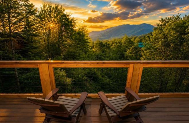 Save Money by Renting a Smoky Mountain Cabin in Early June