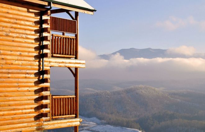 How Superhost and Premier Host Status Affects Bookings