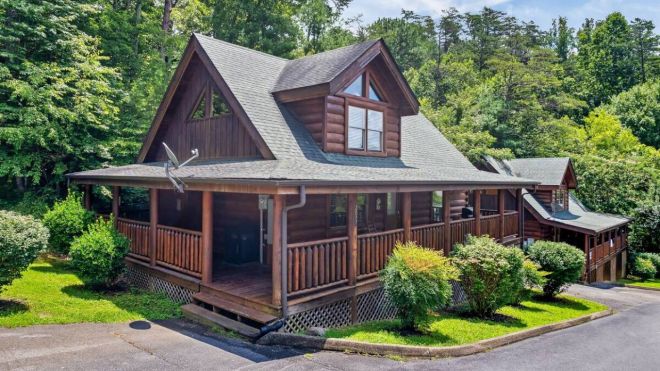 Increase Bookings Hassle-Free with Colonial Properties' Vacation Rental Management