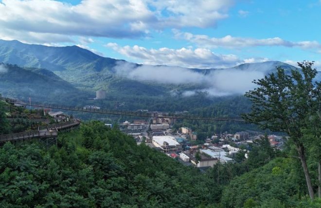 Overcome Your Fear of Heights in Gatlinburg at These Attractions