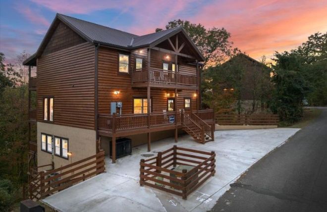 6 Reasons Why Friends Love Splitting a Cabin Instead of a Hotel