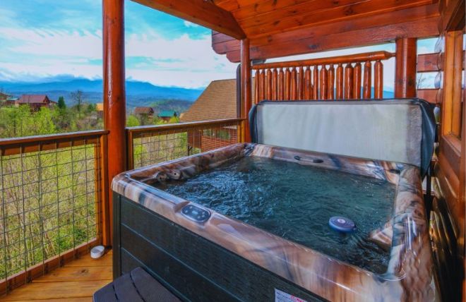 4 Cabins with Hot Tubs That Make Stress Melt Away