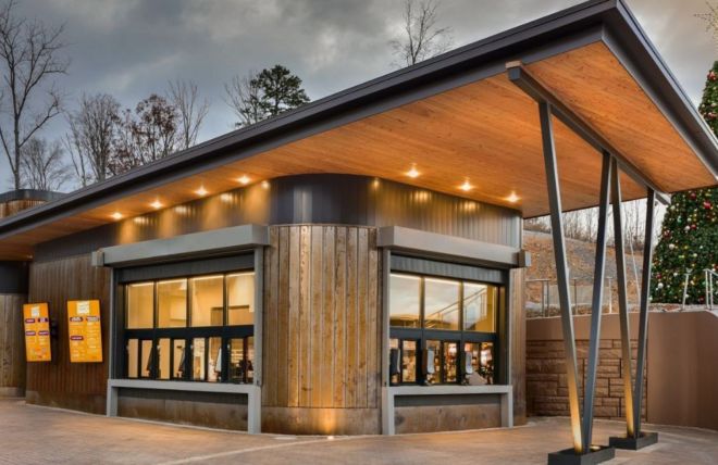 8 Reasons to Eat at Smoky Mountain Smash in Gatlinburg