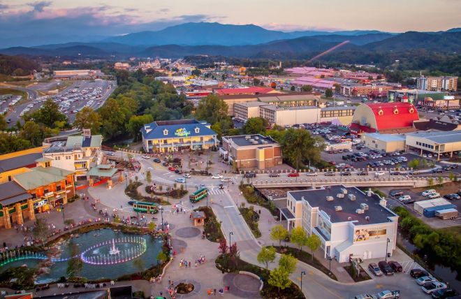 How to Plan a Romantic Spring Break in Pigeon Forge