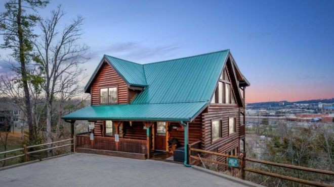 Maximize Rental Income Stress-Free with Colonial Properties' Full-Service Management