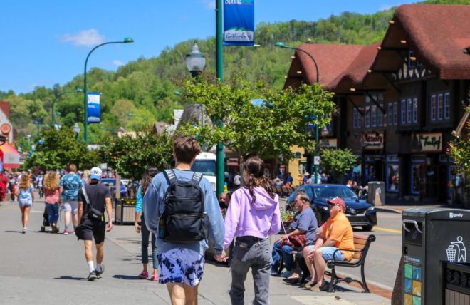Planning a March Vacation in Gatlinburg: 6 Expert Tips