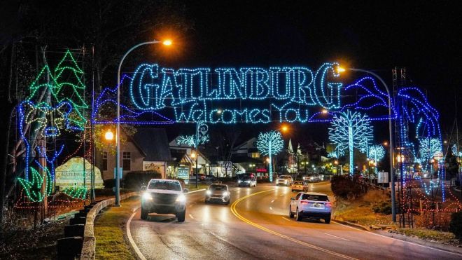 Holiday Lights and Decorations: Must-See Displays in the Smokies