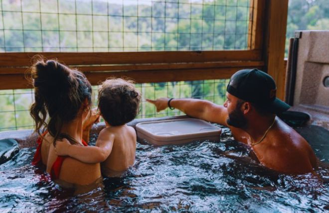 5 Things First-Time Visitors to Pigeon Forge Should Know Before Booking a Cabin