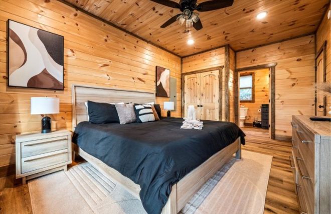 5 Things Couples Say They Love Most About Cabin Bedrooms