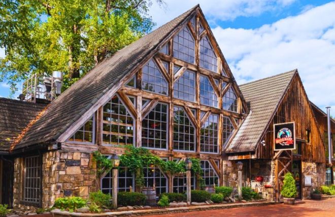 8 Gatlinburg Restaurants Open Late