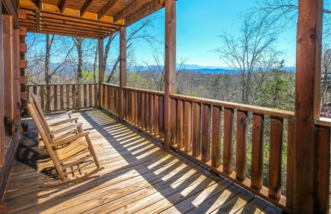 4 Cabins in Pigeon Forge with the Most Relaxing Decks