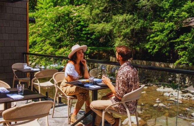 A Guide to the Best Local Restaurants for a Romantic Dinner in Gatlinburg