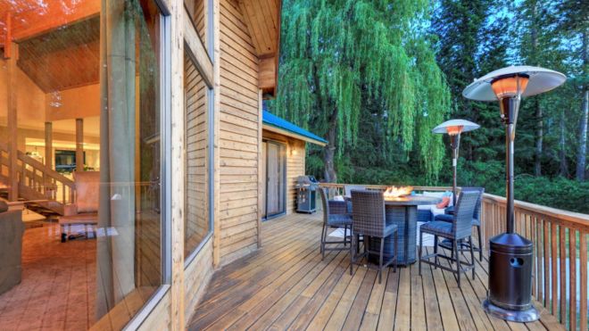 How to Furnish Your Vacation Rental’s Deck for Maximum Outdoor Enjoyment